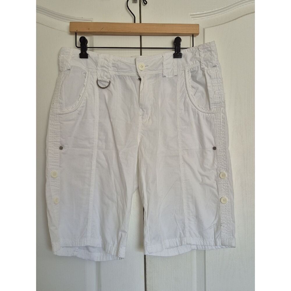 Nicole Miller White Capris with Button Trim
